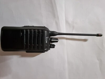 ICOM IC-F4002 UHF PMR HANDHELD RADIO - Image 1 of 2