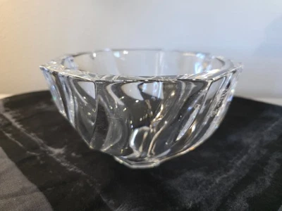 Cuenco de cristal decorativo Fortis 7,5 pulgadas de ancho x 5 pulgadas pesado octogonal Foto 1 de 4