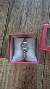 Schicke Damen Armbanduhr  Quarz, Dunkles Zifferblatt, Neuwertig, Unbenut - Bild 1 von 6