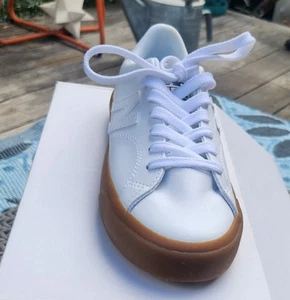New Balance neu im Karton weiße niedrige Damen-Sneaker Größe 7 - Bild 1 von 5