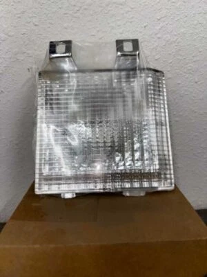 Lámpara de esquina/estacionamiento derecha Chevy C10 1983-1987 (nueva) Foto 1 de 2