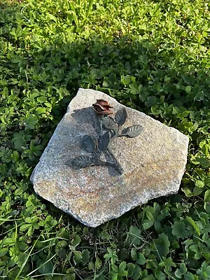 Bronze Rose Handgemalt Von Rottenecker Auf Schwarzwald Granit Findling Montiert  • 29€