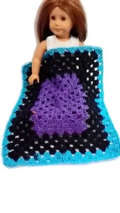 Coperta all'uncinetto adatta per bambola ragazza americana 18" e 17" x 14" viola nero acqua - Foto 1 di 4