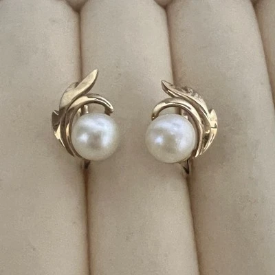 Aretes con clip de perlas cultivadas japonesas vintage de oro amarillo de 14 quilates Foto 1 de 4