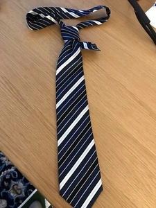 Herren Krawatte - TCM Blau Mit Hellen Streifen 100% Silk Seide Schlips - Bild 1 von 2