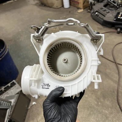 Двигатель вентилятора в сборе 00 - 06 Honda Insight для отопления охлаждения 116300-8782  - Изображение 1 из 4