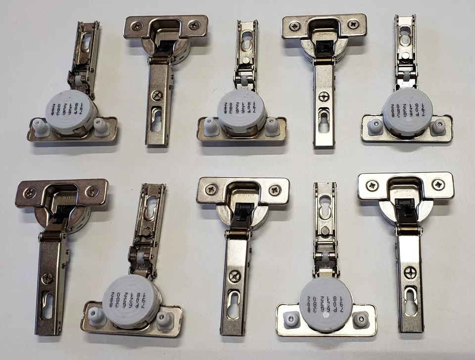 Suporte de cavilha Salice 110 graus sobreposição completa fechamento macio 13,5 mm profundidade do copo - Imagem 1 de 1