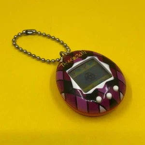 Retro Clásico Bandai Rosa Cheque Tamagotchi Digital Friend Cyber Pet Toy 2017 - Imagen 1 de 5