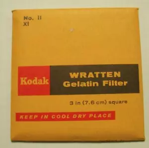 KODAK WRATTEN GELATINEFILTER NR. 11 XI MIT FILTERRAHMEN 3" oder 7,6cm eckig - Bild 1 von 1