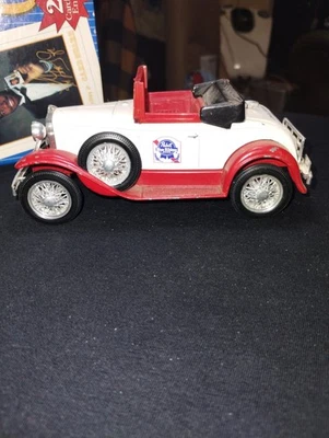 LIBERTY CLASSICS 1929 FORD MODEL A ROADSTER BANK 1/25 SCALE DIE CAST - Image 1 of 4