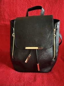 Mojoyce Mochila Negra Cartera Bolso de Hombro con Acentos Dorados Correas Ajustables - Imagen 1 de 9