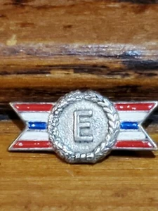 VINTAGE WWII ARMY NAVY PRODUCTION AWARD PIN STERLING AND ENAMEL - Picture 1 of 7