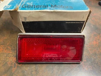 NOS 1974-1982 CHEVROLET CORVETTE LUZ MARCADORA LATERAL DERECHA LÁMPARA ROJA GM 362958 GM Foto 1 de 2