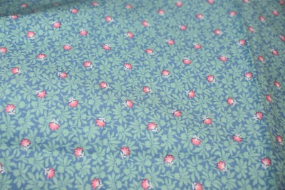 PEQUEÑA ESTAMPADO DE FLORES EN TELA VERDE 100% ALGODÓN 18X43 PULGADAS Foto 1 de 3