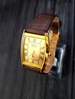 *Vintage Retro Men's Tank Barrel Gold Champaign Satin Dial Watch New Mvt & Batt - Image 1 of 3