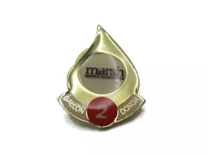 Pin de donante de sangre Marsh de 2 galones tono dorado - Imagen 1 de 4