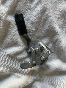 Freno de mano izquierda gris MEDLINE para silla de ruedas modelo #MDS806550E - Imagen 1 de 2
