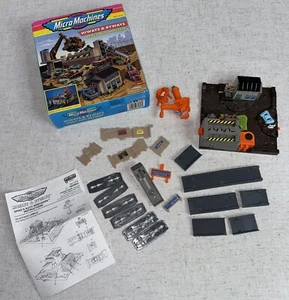 Micro Machines Hiways & Byways Spike's Auto Wreckers - Galoob 1996 - Picture 1 of 8