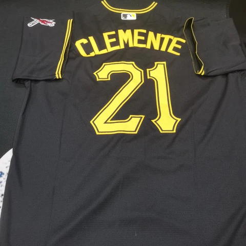 Roberto Clemente #21 Pittsburgh Pirates Black Cool Base Jersey Cover