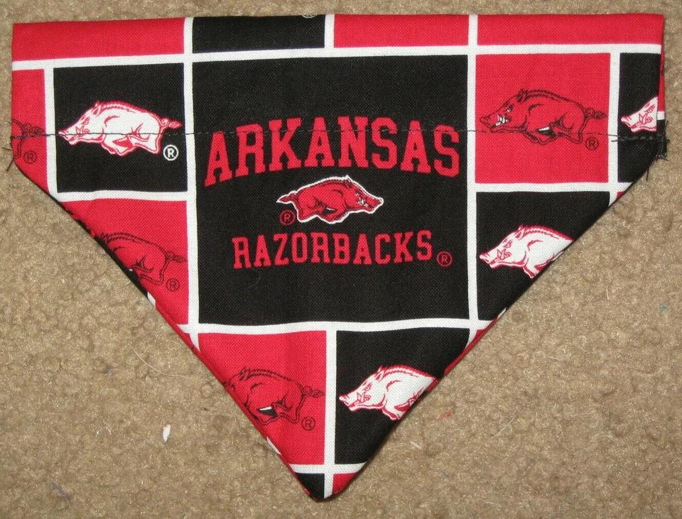 Bandana para perros University of Arkansas Razorbacks - 5 tallas XS - XL Foto 1 de 1