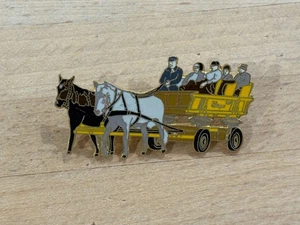 a PINS PIN CHEVAL HORSE CALECHE SUISSE VERSION ENAMEL EGF DORE - Picture 1 of 1