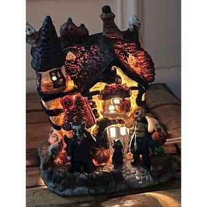 Spooky Hollow Halloween Haunted House Lights Up Vintage 2003 - Picture 1 of 19