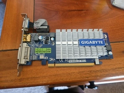 Gigabyte GV-R545SL-1GI ATI Radeon HD 5450 1GB LP PCI-E Video  Card SOLD AS IS - Image 1 of 2