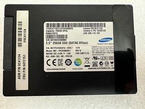 SAMSUNG 04Y2151 256GB SSD 2.5" SATA 6Gbps MZ-7PC2560/0L7 MZ7PC256HAFU-000L7 - Afbeelding 1 van 3