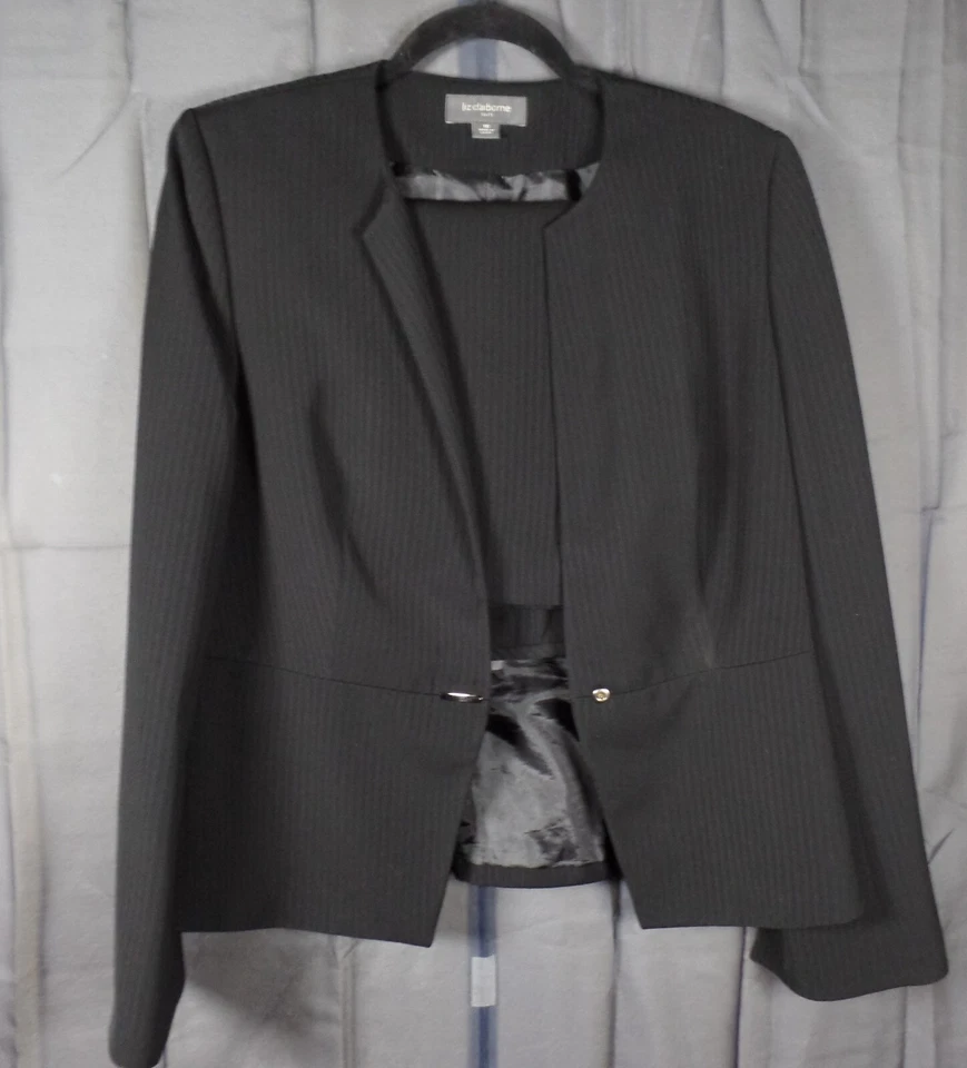 Liz Claiborne 2 piezas Falda Traje Rayas Ligeras en Patrón, Mangas Hendidas, Talla 10 Foto 1 de 4