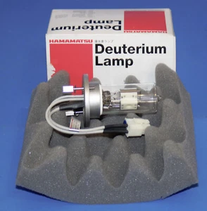 NEW Hamamatsu L2D2 Deuterium Lamp L6999-52 185-400 nm, dia: 0.5 mm, life: 2000 h - Picture 1 of 5