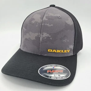 Oakley Golf Hat Trucker Adult Flex Fit Baseball Cap Black Gray Digital Camo - Picture 1 of 7