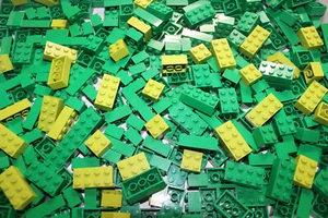LEGO; 600 Gramm grüne Basicsteine in guter gebrauchter Erhaltung - Bild 1 von 1