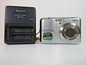 Fujifilm FinePix AV100 12.0MP Digital Camera Black - Picture 1 of 9