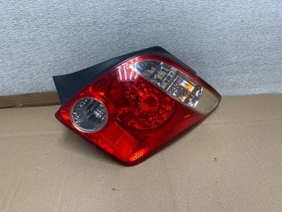 Luz trasera lateral derecha Scion XA 2006 pasajero derecho OEM U6553 DG Foto 1 de 4