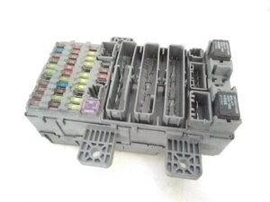 SMGG241 caja de relés fusibles para HONDA CIVIC BERLINA 5 (FK) 2005 808871 - Picture 1 of 3