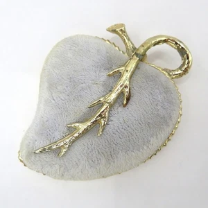 Vtg Velvet Heart Hat Pin Cushion Gold Trim Vanity Decor Romantic Boudoir Display - Picture 1 of 11