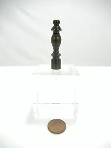 Vintage Finitura lampada in ottone girata rotonda. Patina bronzo. H. LF-214" 2 1/8"". - Foto 1 di 4
