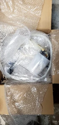 Bomba de tanque de combustible de gasolina OEM 97062013201 Porsche Panamera Foto 1 de 2