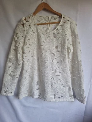 Boo Radley Australia Floral Design Top ☆M☆ - image 1 of 4