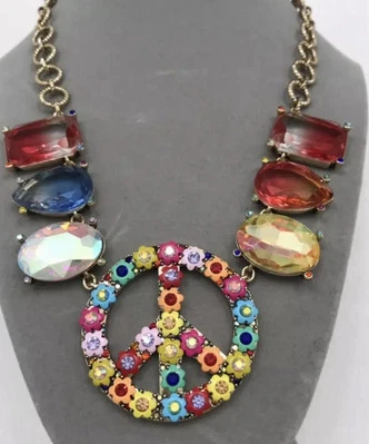 Collar Betsey Johnson Bling Flores Amor Fiesta Paz Signo Declaración Foto 1 de 4