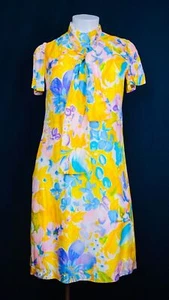 Vintage 1970s colorful silk floral dress, short sleeve shift yellow summer XL - Picture 1 of 10