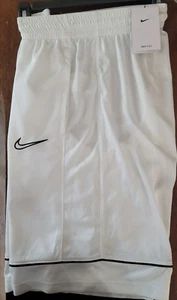 Mens Nike Dry Mesh Embroidered Shorts NEW White Size Small - Picture 1 of 1
