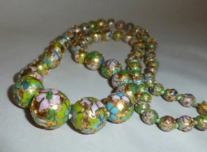 Antiguo Collar Chino Champleve Cloisonne con Cuentas Graduadas en Lámina de Oro de 30 - Imagen 1 de 10