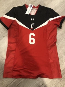 Under Armour Cincinnati Bearcats SS Soccer Jersey Womens S Red 0249 - Picture 1 of 3