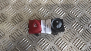 Bouton warning ouverture fermeture centralisée - RENAULT Megane II (2) - Picture 1 of 2