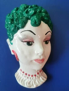 KITSCH LADY Wandrelief handgegossen und bemalt Gips Kreidegeschirr Wandhänger - Bild 1 von 9