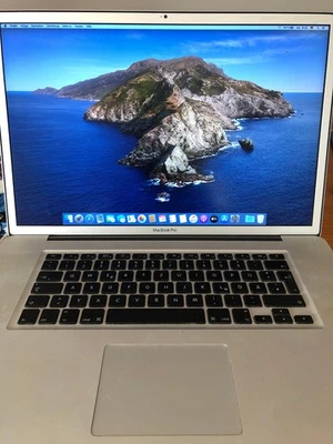MacBook Pro 17 Zoll 2010 500 GB SSD 8GB Ram Batterie gut Catalina incl. OVP. - Bild 1 von 4