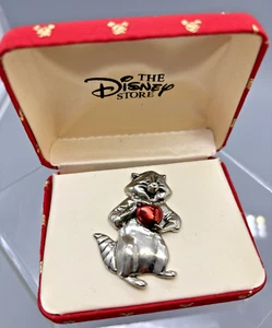 Vintage Disney Store Pocahontas Meeko Sammlerstück Silber 3D Anstecknadel Brosche Schmuck - Bild 1 von 11
