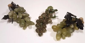 VINTAGE CHINESE GREEN JADE GRAPES CLUSTER BUNCH LOT SERPENTINE NEPHRITE STONE - Picture 1 of 8