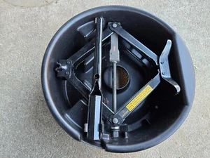 2003-2007 Cadillac CTS Spare Tire Wheel Rim Tools Jack - Picture 1 of 2